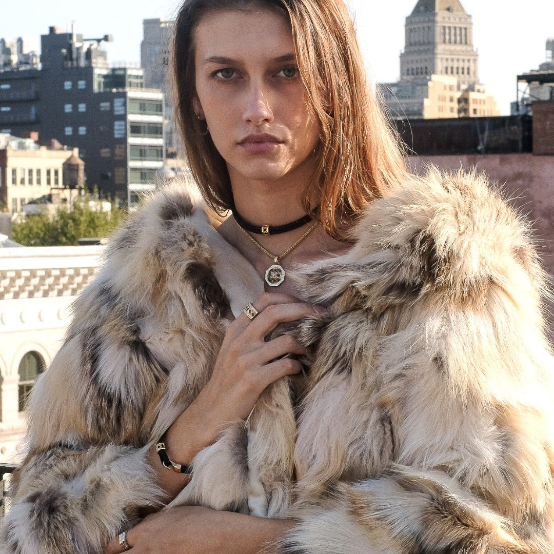 Doudou Abyss Choker, 18K Yellow Gold on Stingray Leather