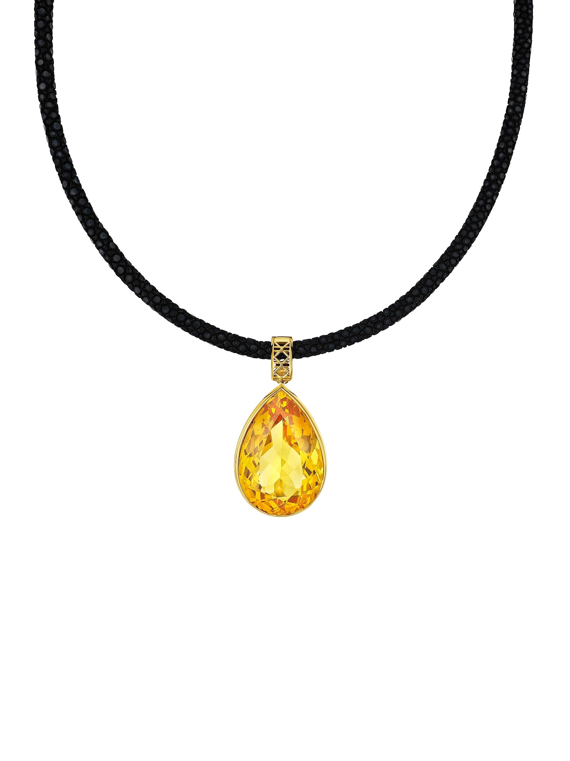 Maxi Dlo Pear Shape pendant, 18K Yellow Gold and Citrine on Stingray leather cord