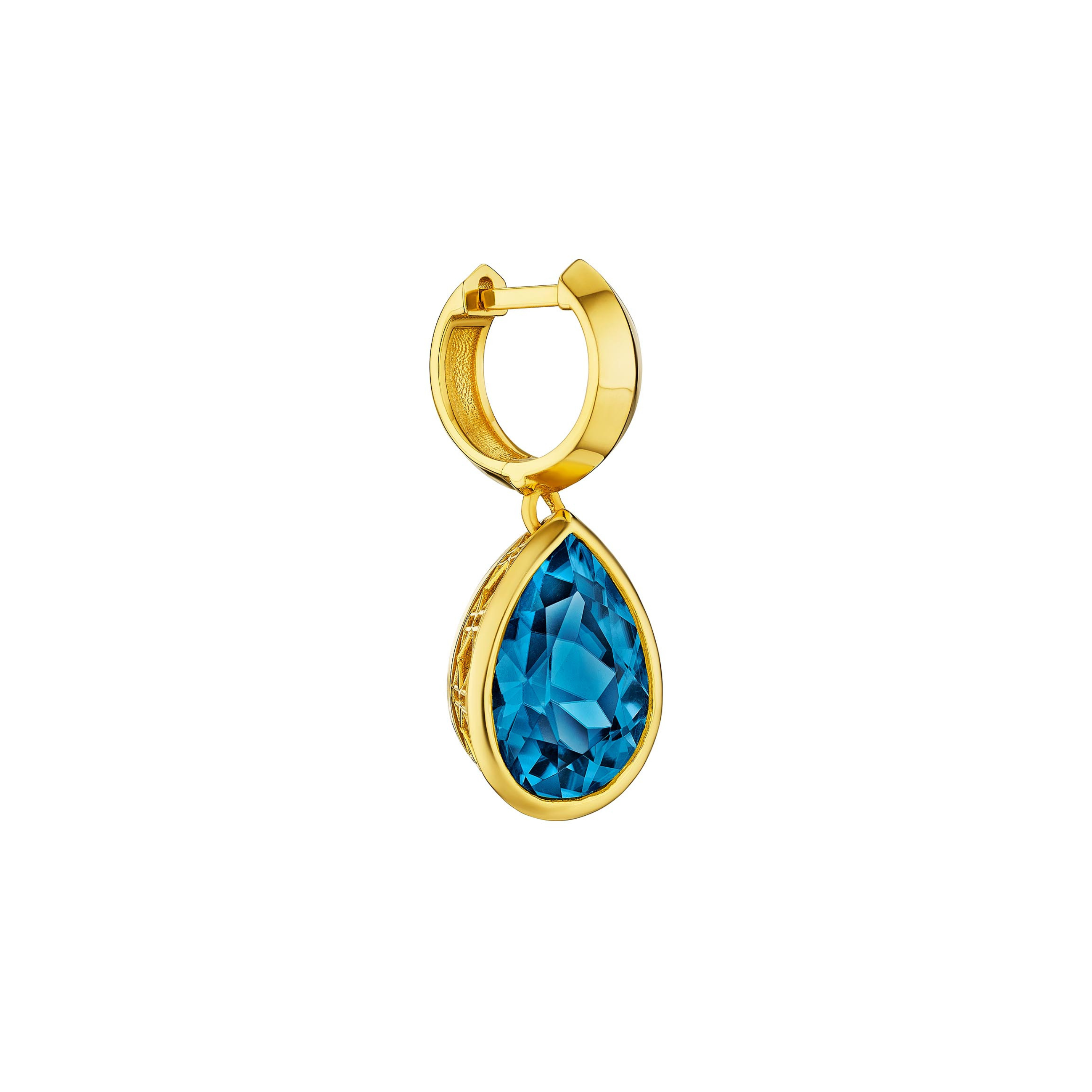 MoAnA LUU Dlo pear-shaped london blue topaz earring in 18K yellow gold, featuring a cane-woven frame inspired by traditional Caribbean fish traps, reflecting the house’s vision of Creole-inspired fine jewelry crafted in New York.