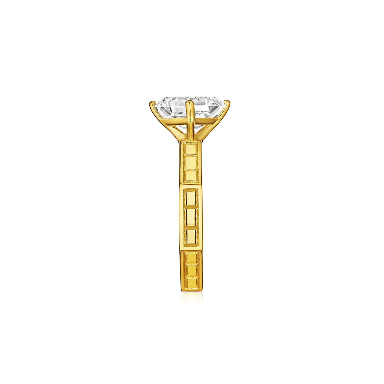 MoAnA LUU Ti engagement ring in 18K yellow gold, featuring an octagonal shape.