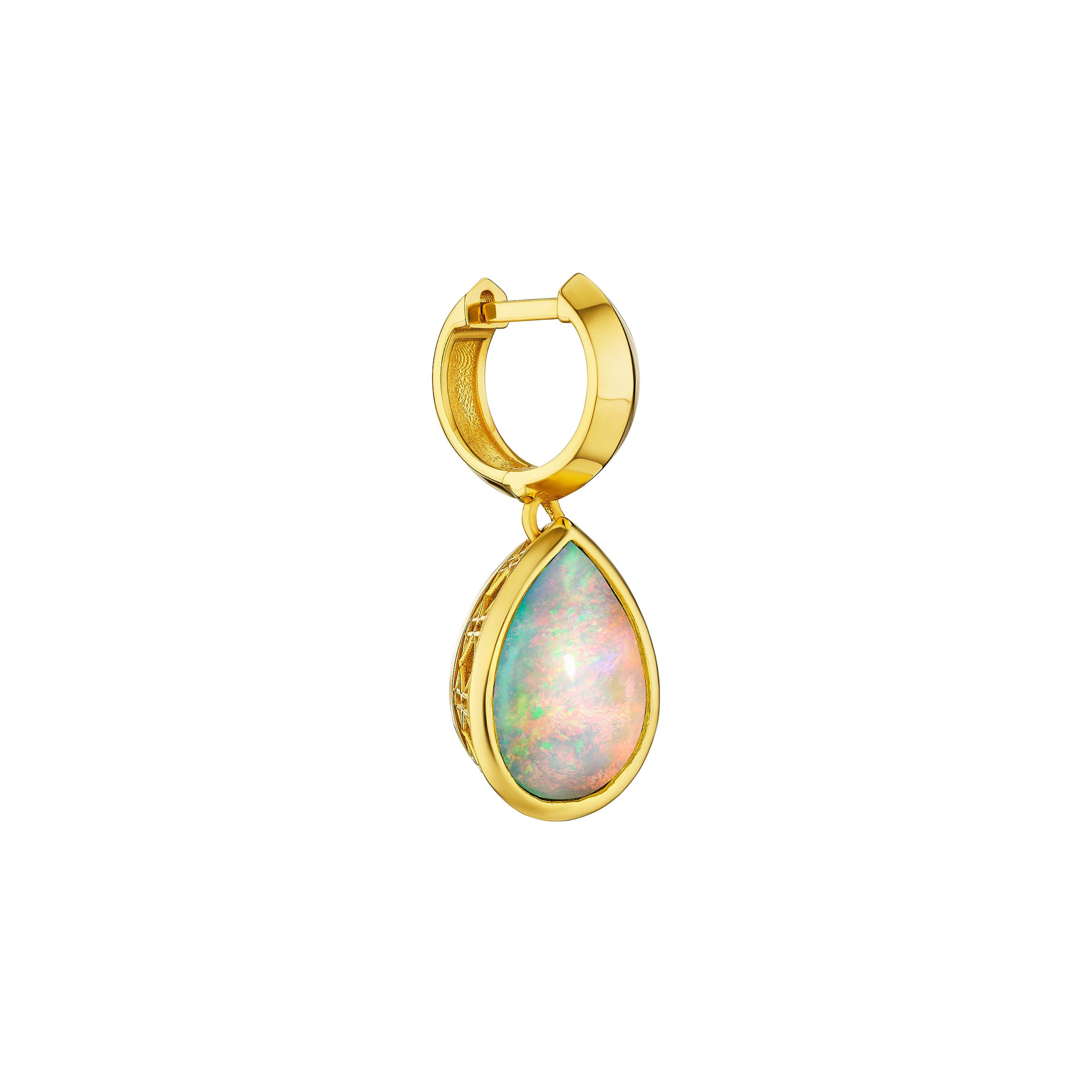 MoAnA LUU Dlo pear-shaped opal earring in 18K yellow gold, featuring a cane-woven frame inspired by traditional Caribbean fish traps, reflecting the house’s vision of Creole-inspired fine jewelry crafted in New York.