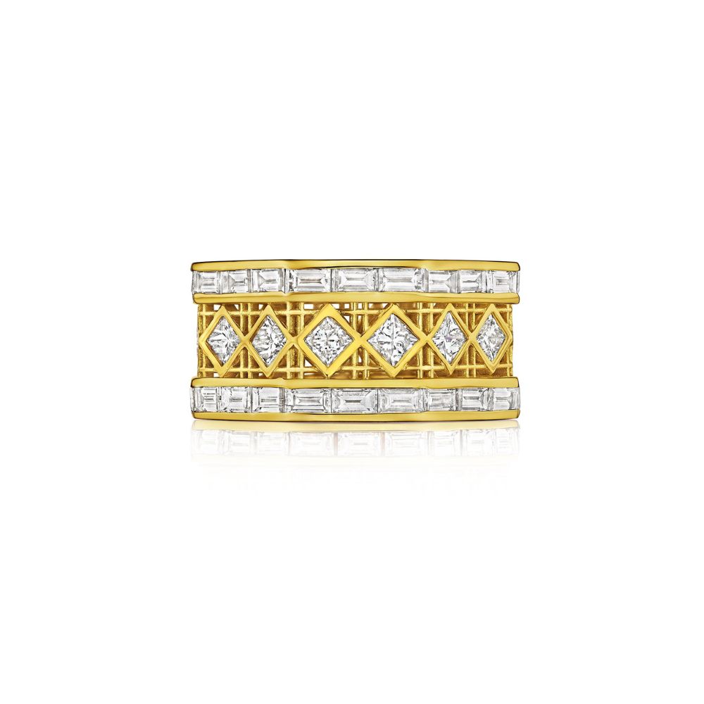 MoAnA LUU Doudou eternity band ring in 18K yellow gold, featuring geometric openwork with princess-cut diamonds and baguette diamond inspired by Caribbean fish traps.
