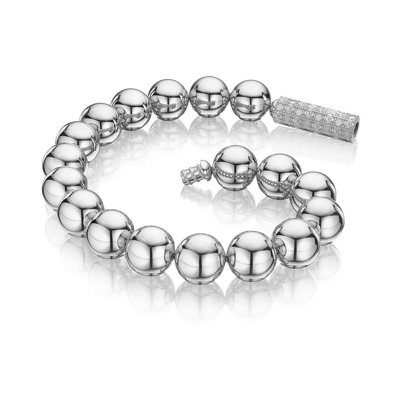 MoAnA LUU Maxi Beads necklace with barrel lock in silver. Inspired by Creole jewelry. 