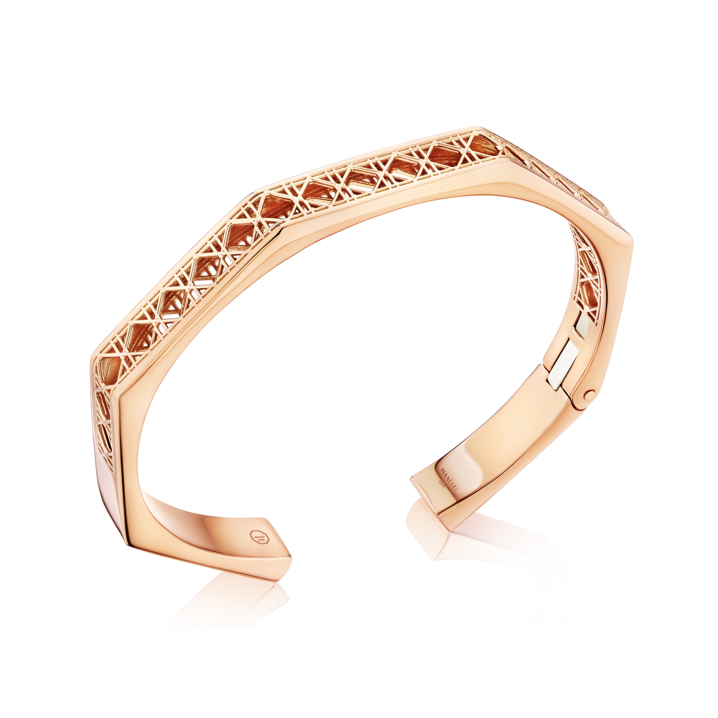 MoAnA LUU Doudou hinged bracelet in 18K rose gold, featuring a cane-woven work inspired by traditional Caribbean fish traps, reflecting the house’s vision of Creole-inspired fine jewelry crafted in New York.