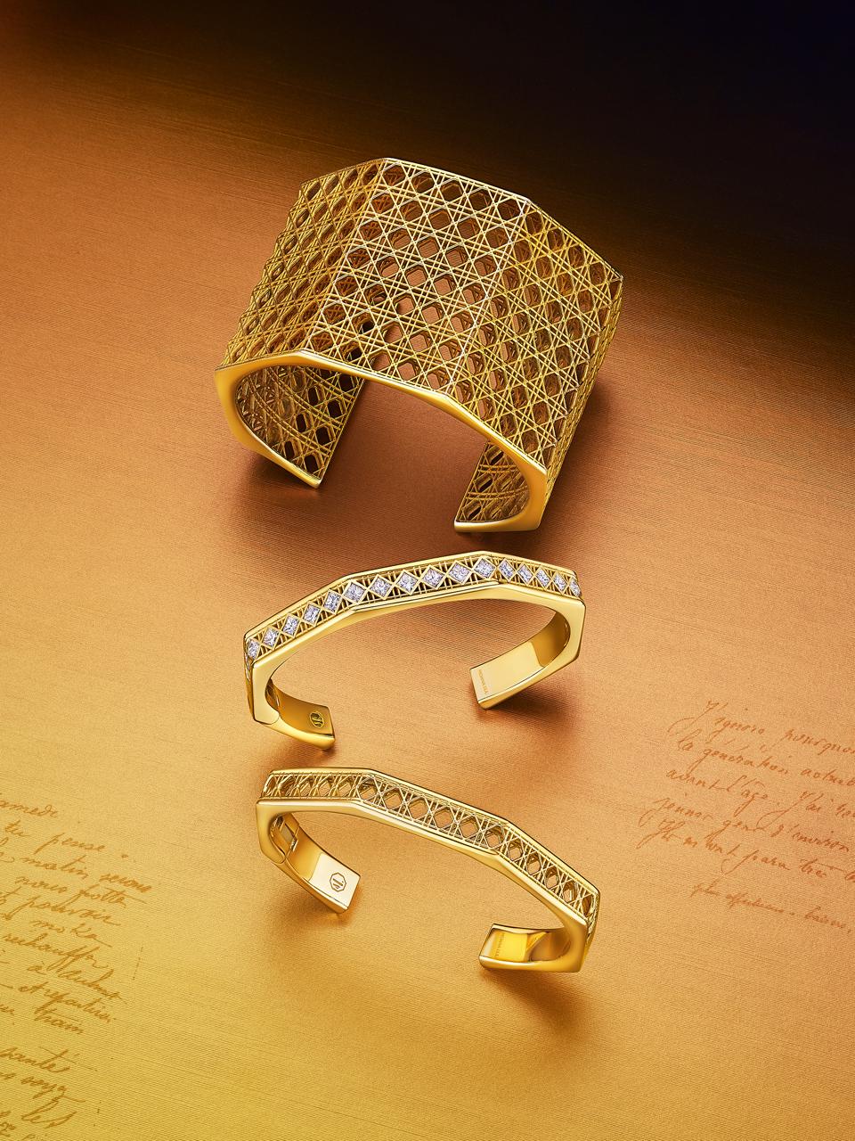 MoAnA LUU Doudou Maxi cuff and hinged bracelets in 18k gold and diamonds featuring a cane-woven work inspired by traditional Caribbean fish traps, reflecting the house’s vision of Creole-inspired fine jewelry crafted in New York.