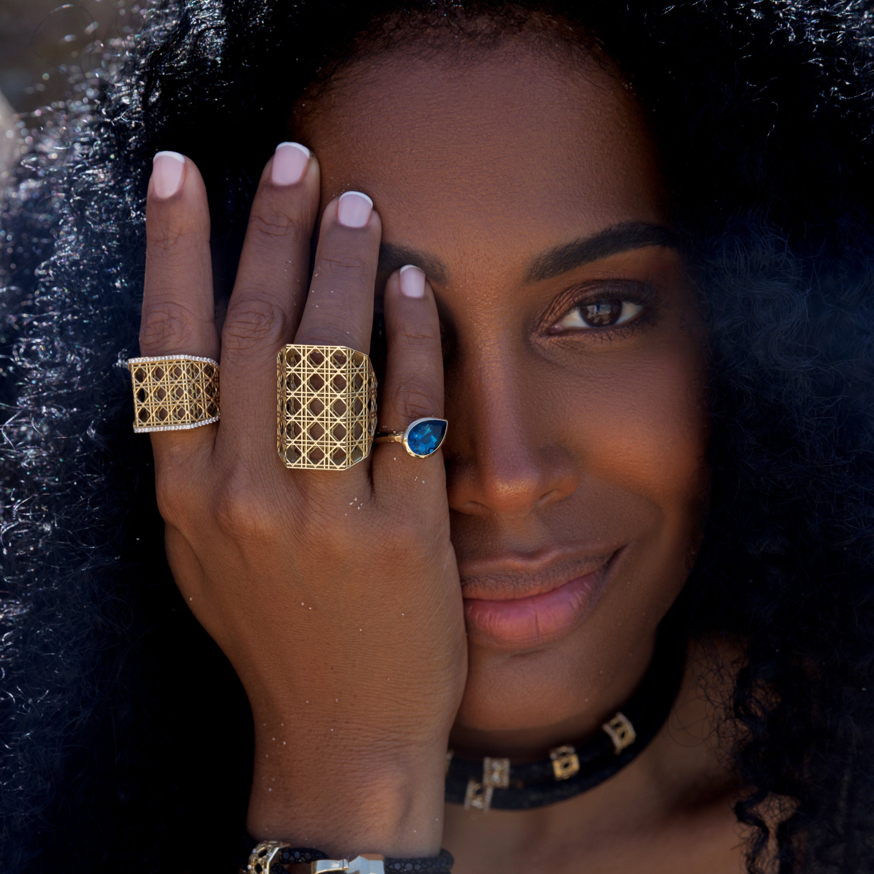 Doudou Abyss Choker, 18K Yellow Gold on Stingray Leather