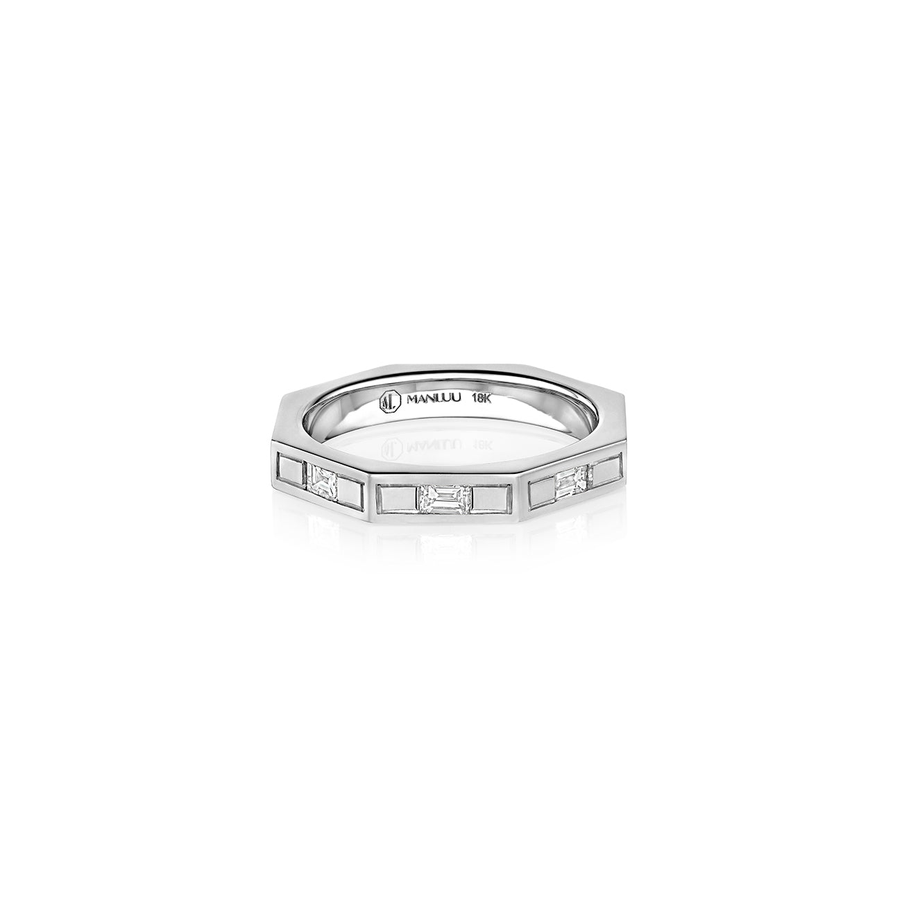 MoAnA LUU Ti band ring in 18K white gold, featuring baguette diamonds in an octagonal shape.