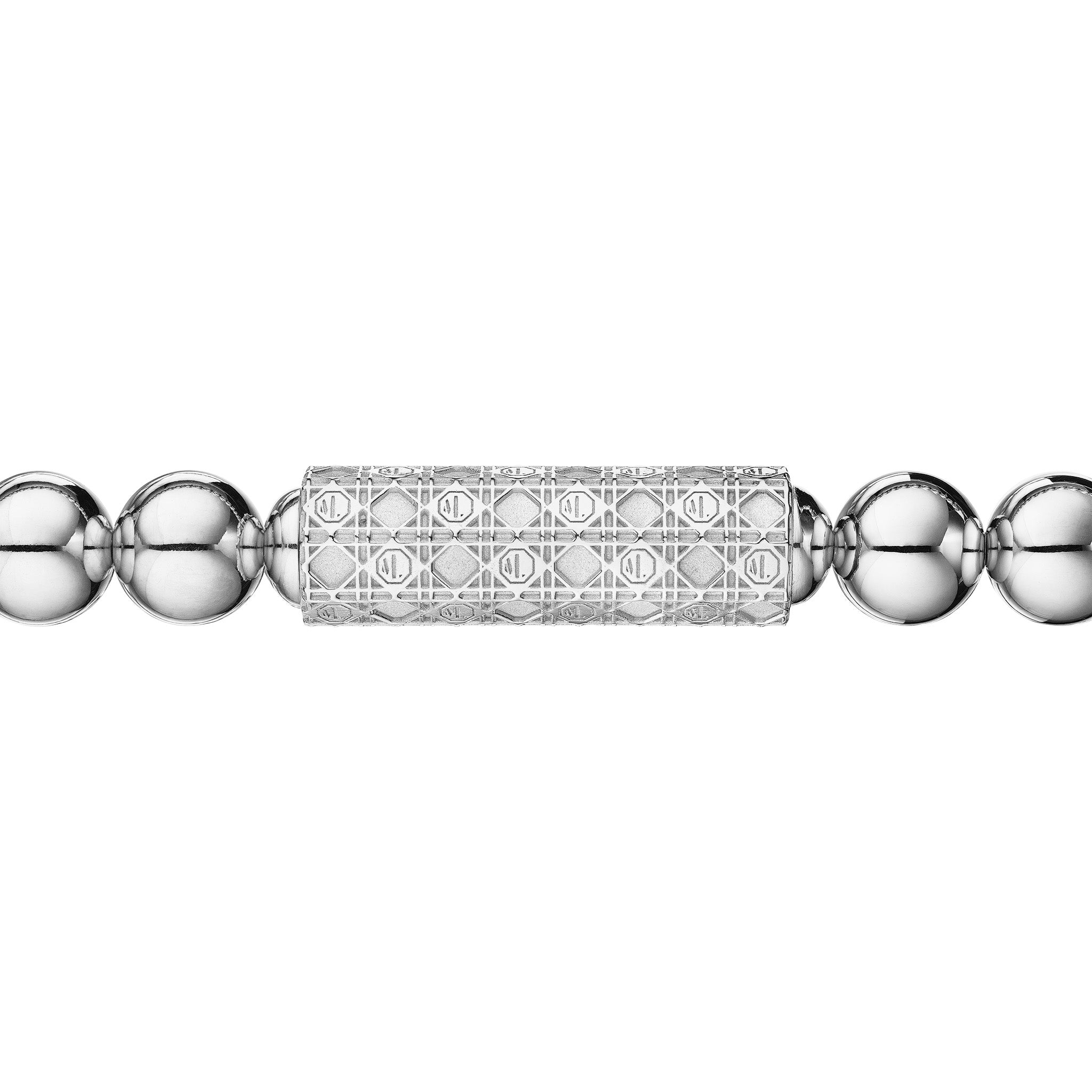 MoAnA LUU Beads necklace with barrel lock in silver, inspired by Creole jewelry. 