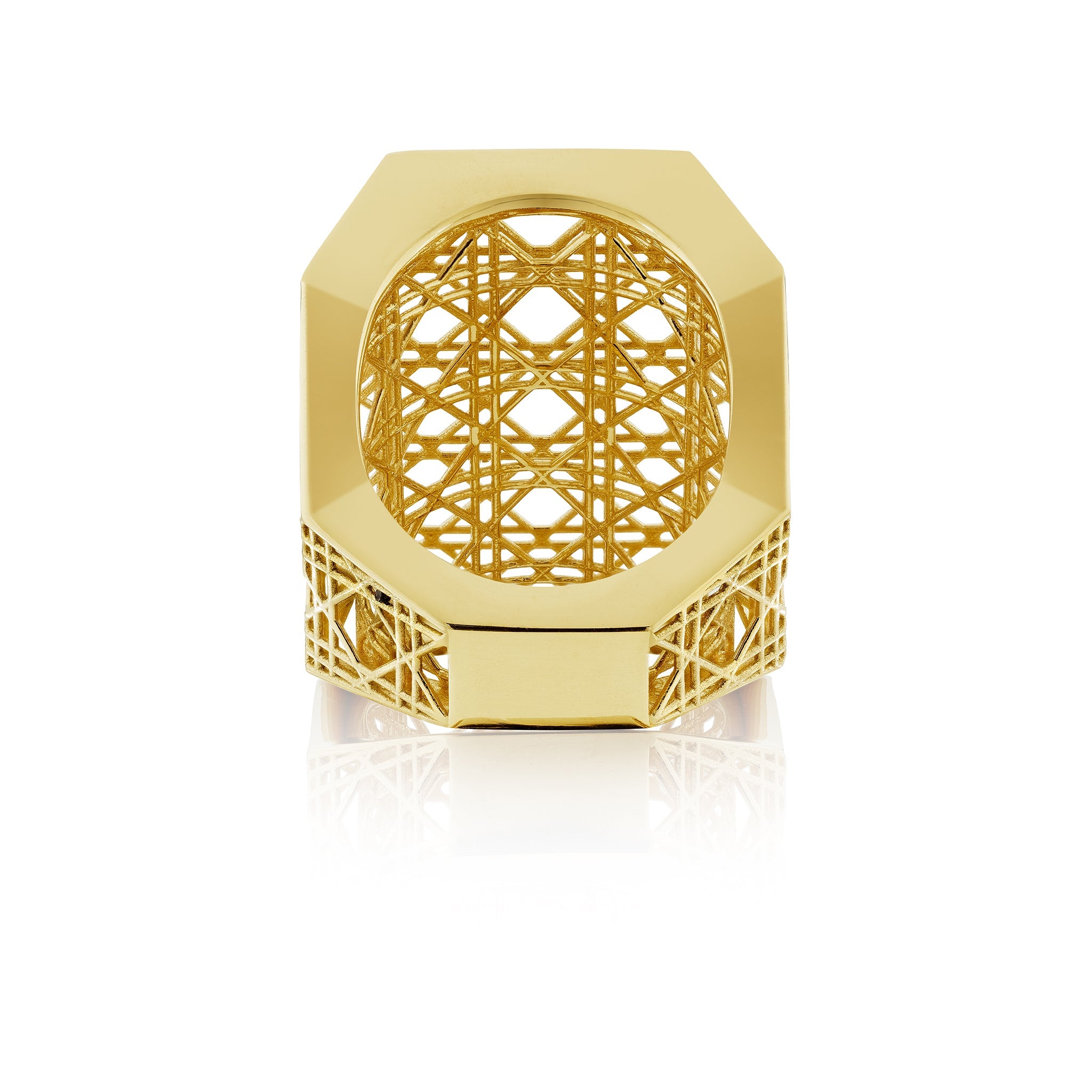 MoAnA LUU Doudou Maxi ring 18K yellow gold, featuring a cane-woven work inspired by traditional Caribbean fish traps, reflecting the house’s vision of Creole-inspired fine jewelry crafted in New York.