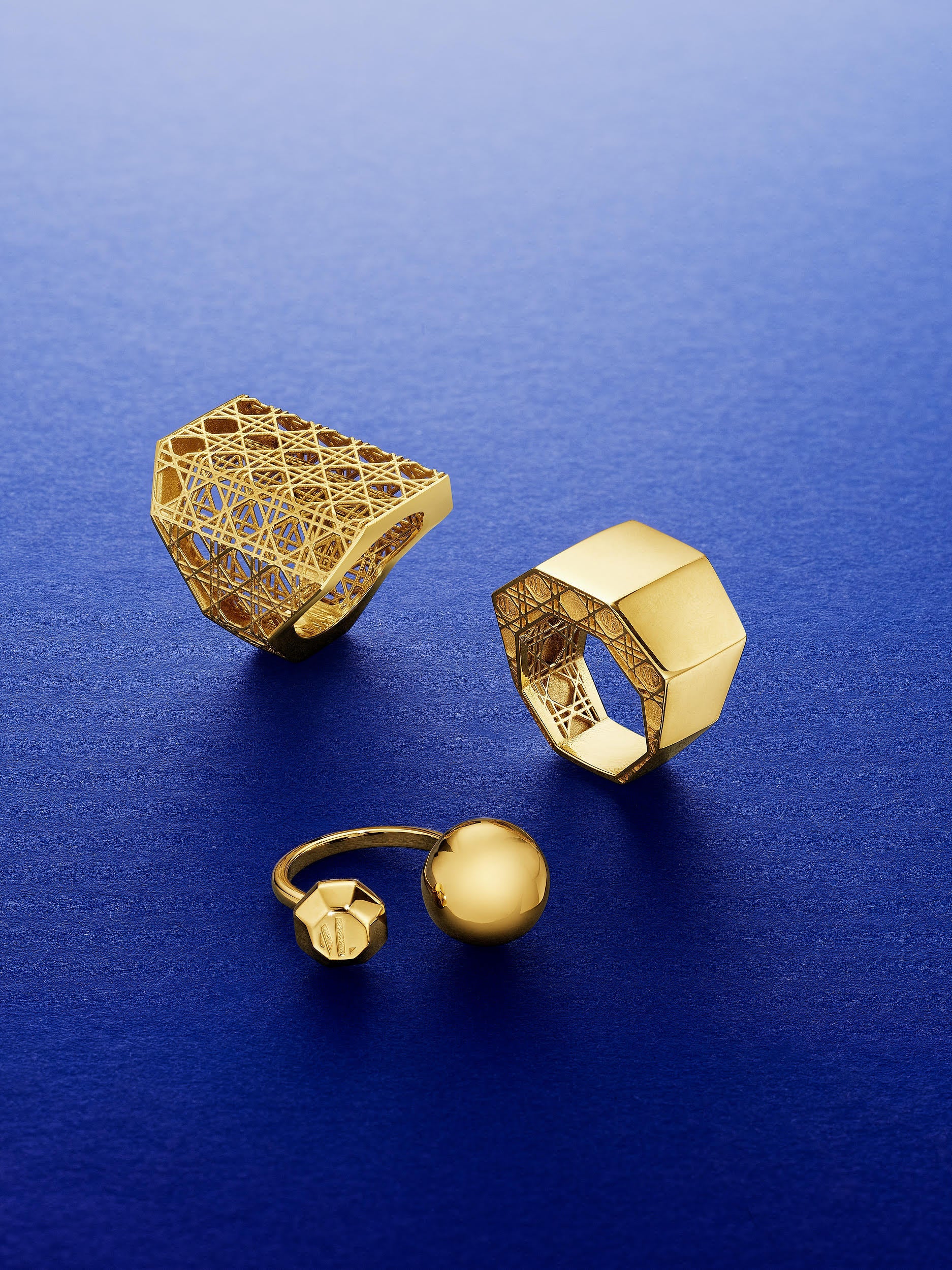 MoAnA LUU Doudou Maxi ring and Signet ring in  18K yellow gold, featuring a cane-woven work inspired by traditional Caribbean fish traps, reflecting the house’s vision of Creole-inspired fine jewelry crafted in New York.